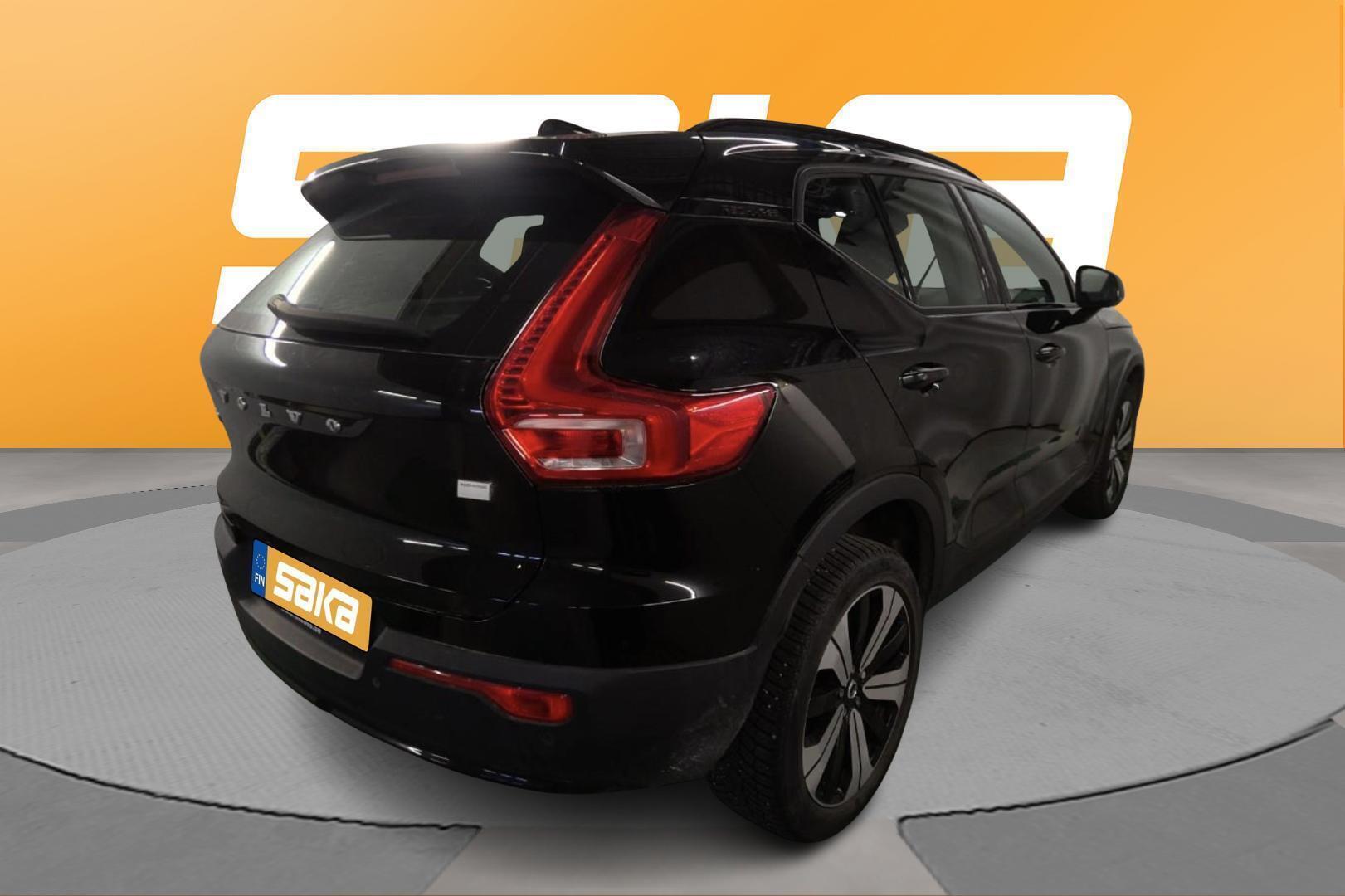VOLVO XC40 2023