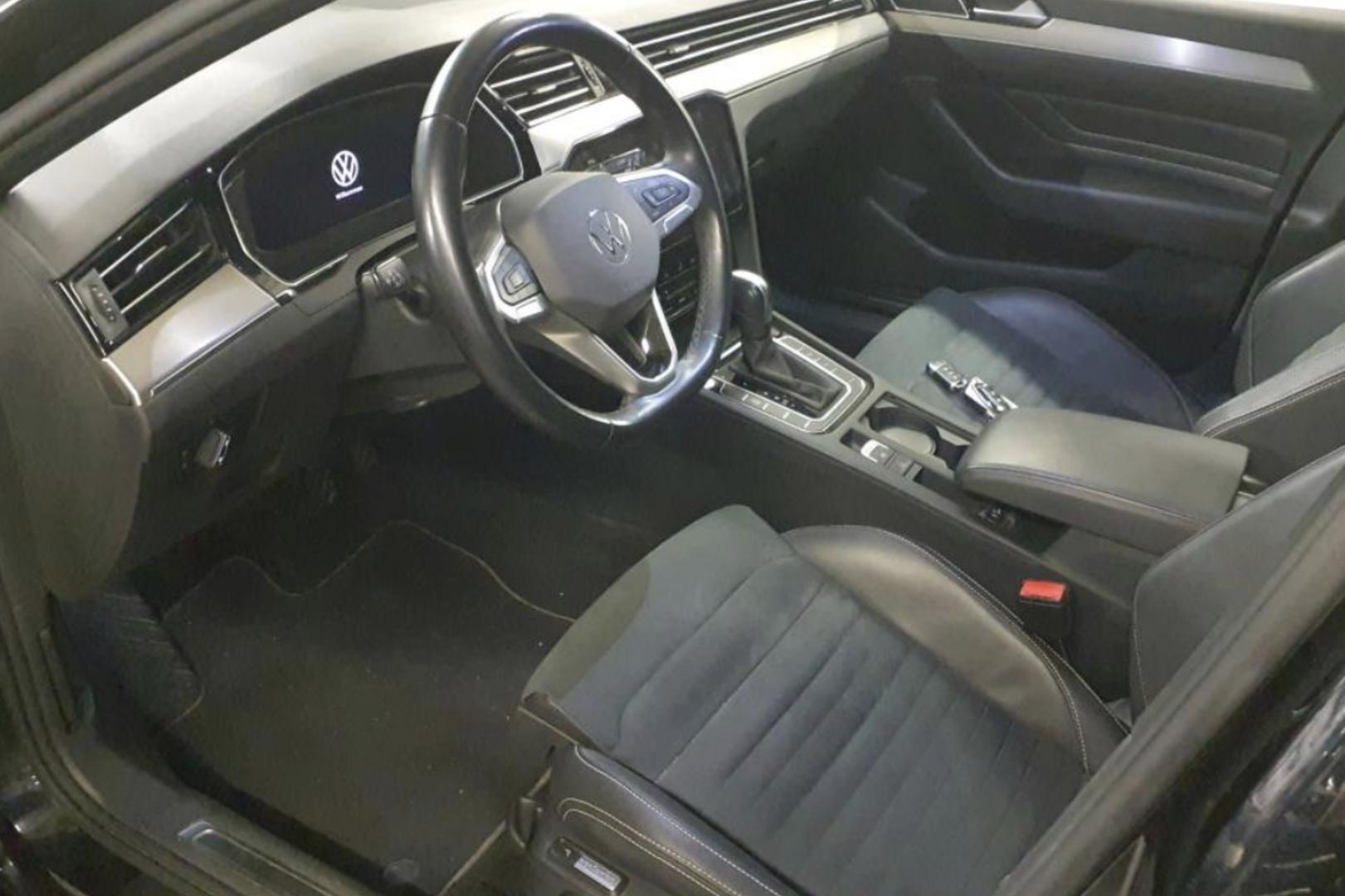 VOLKSWAGEN Passat 2022