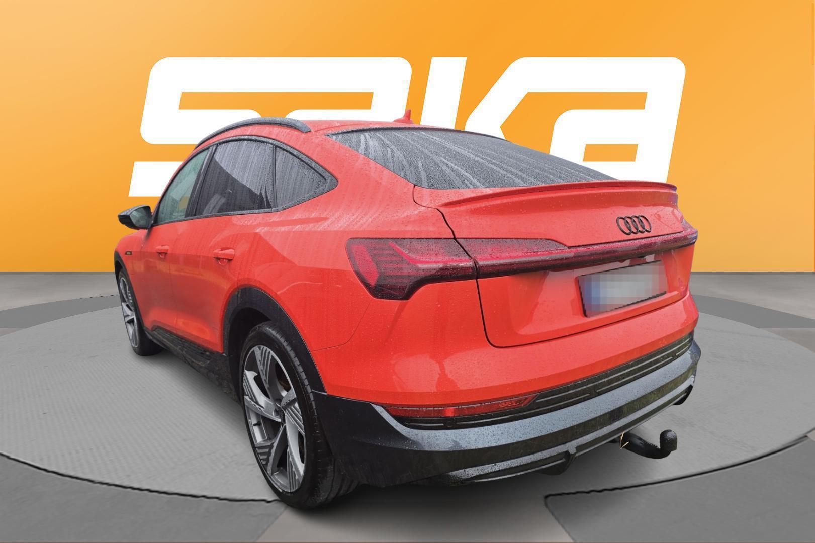 AUDI e-tron 2022