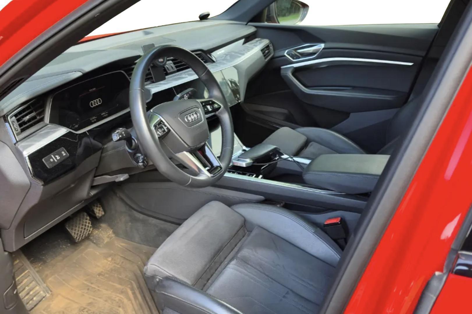 AUDI e-tron 2022