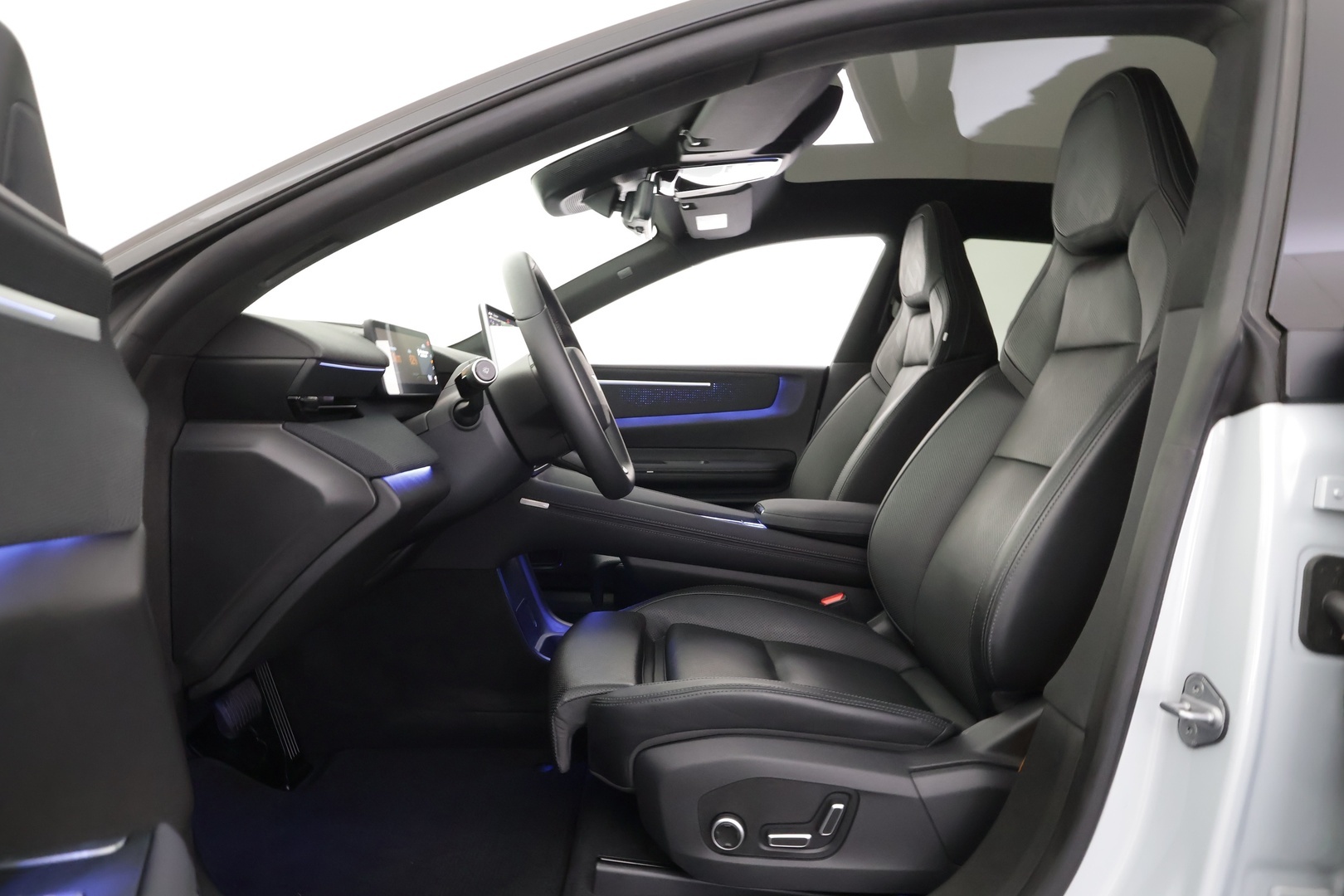 POLESTAR 4 2025