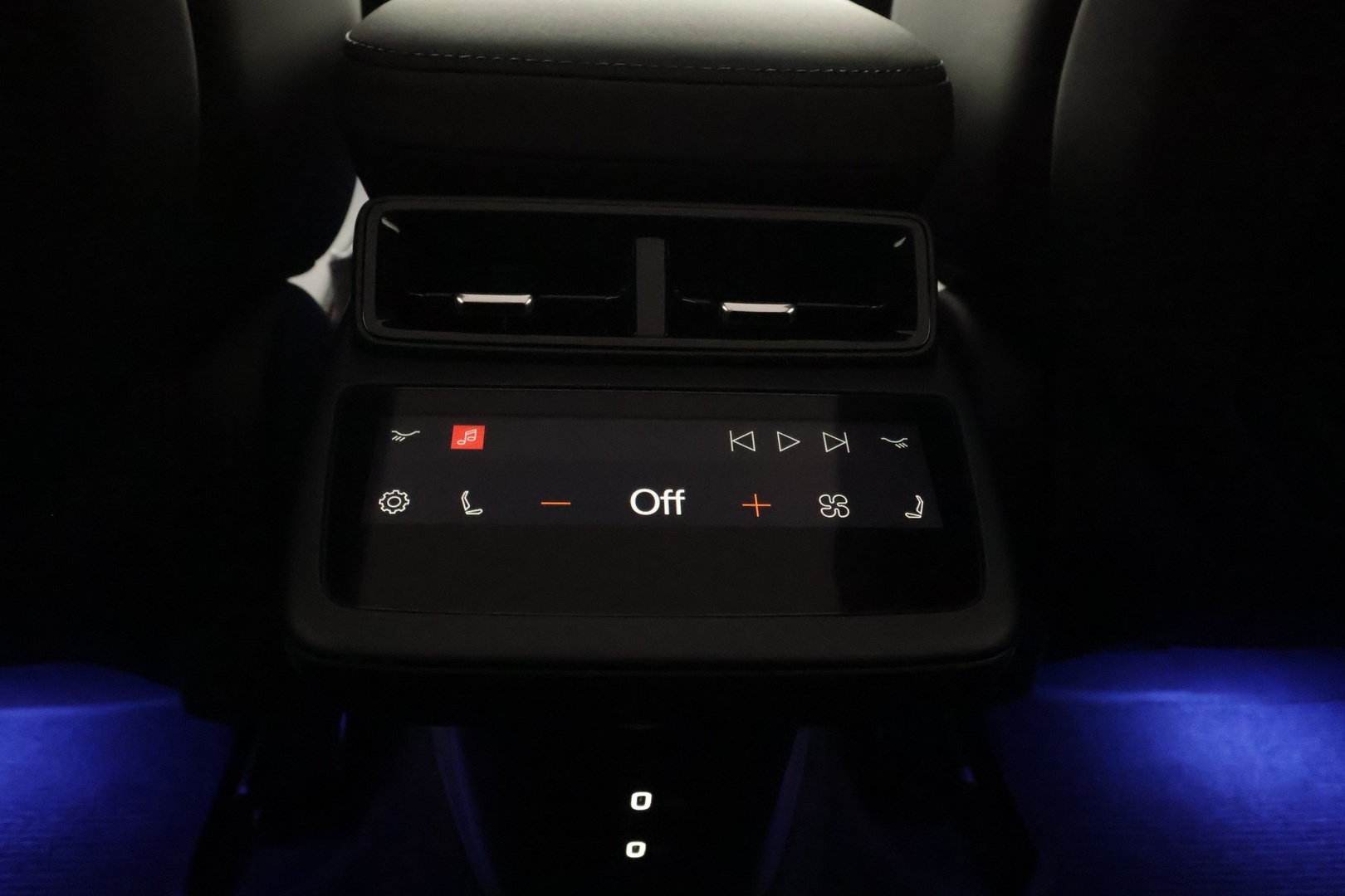 POLESTAR 4 2025