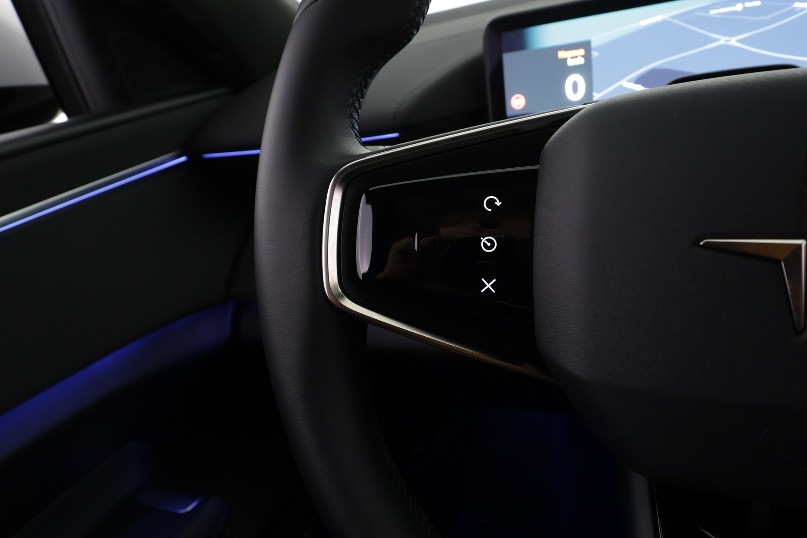 POLESTAR 4 2025