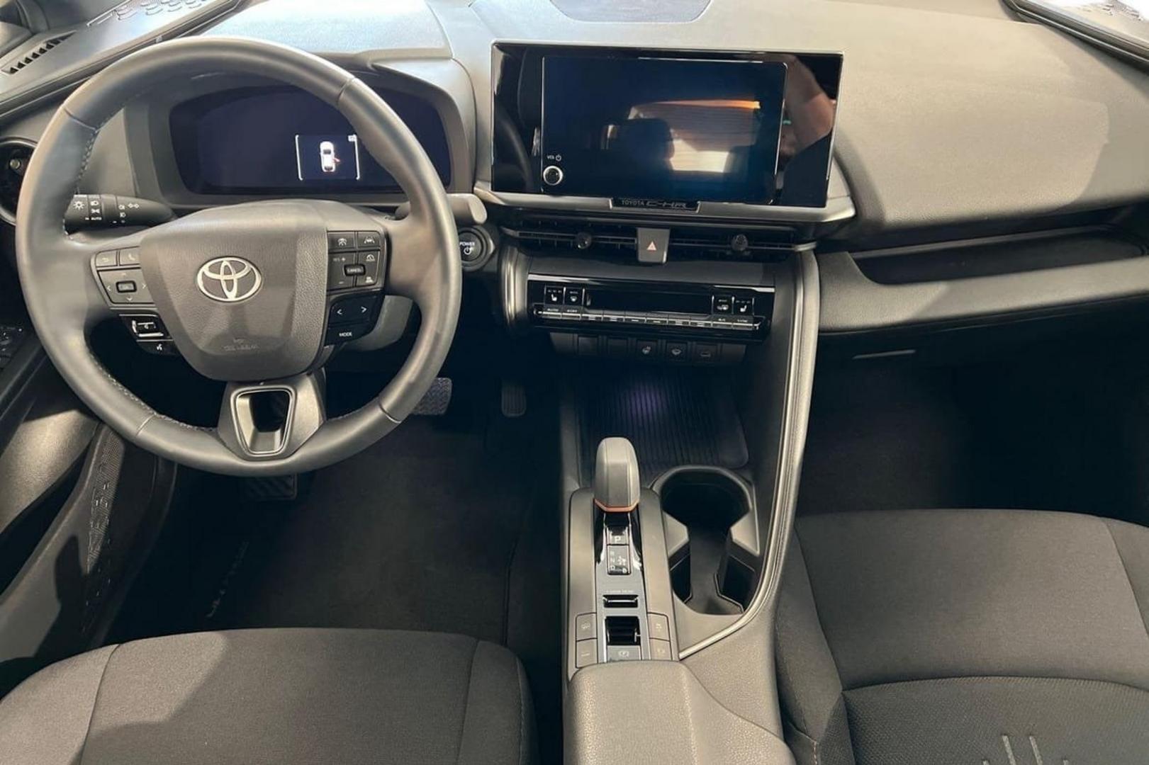 TOYOTA C-HR 2025