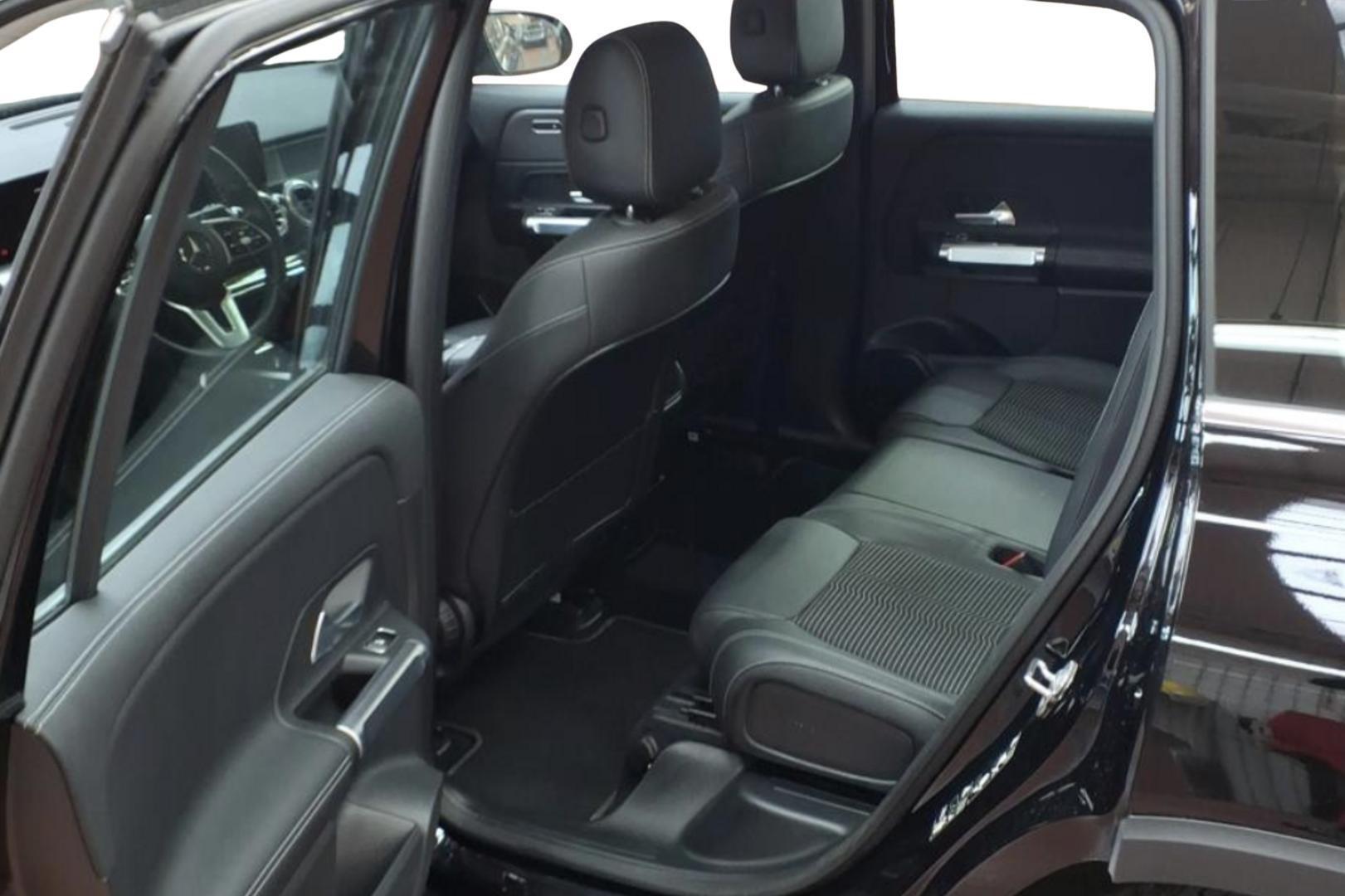 MERCEDES-BENZ EQB 2023