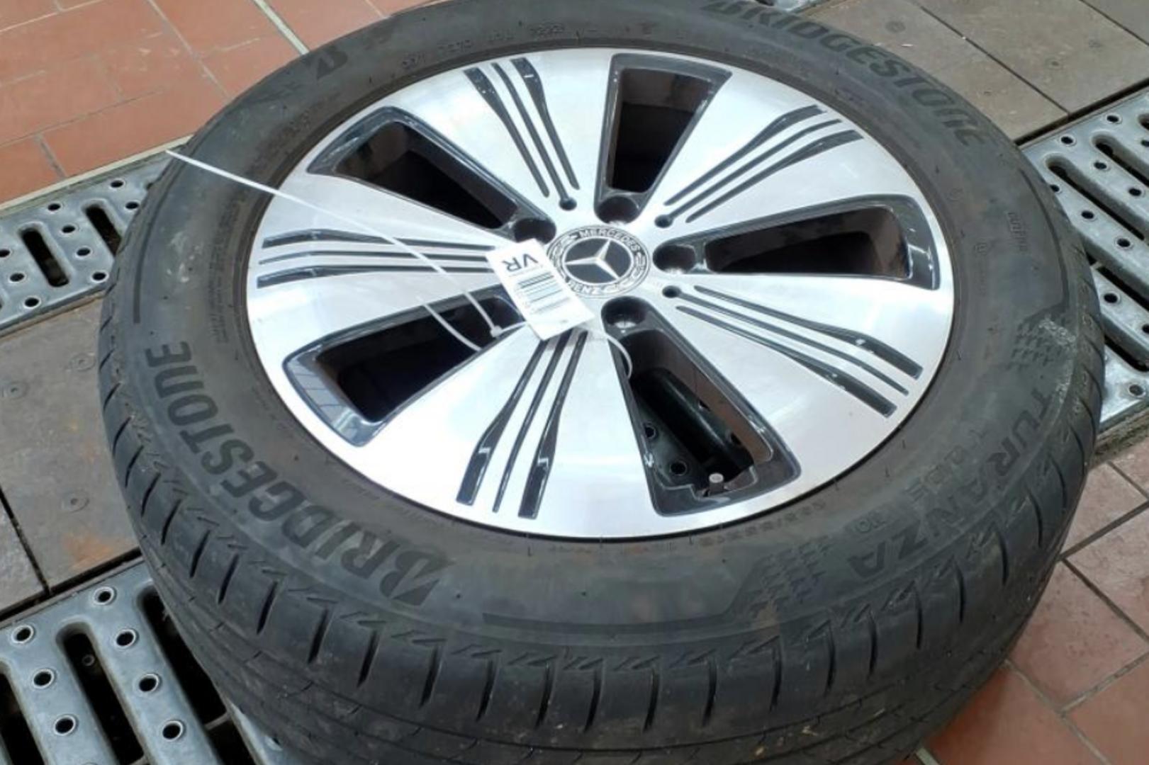 MERCEDES-BENZ EQB 2023