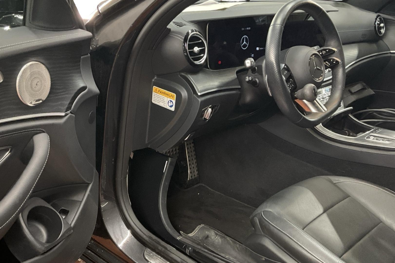 MERCEDES-BENZ E 2023