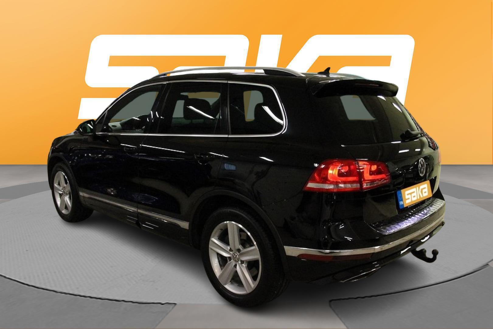 VOLKSWAGEN Touareg 2015