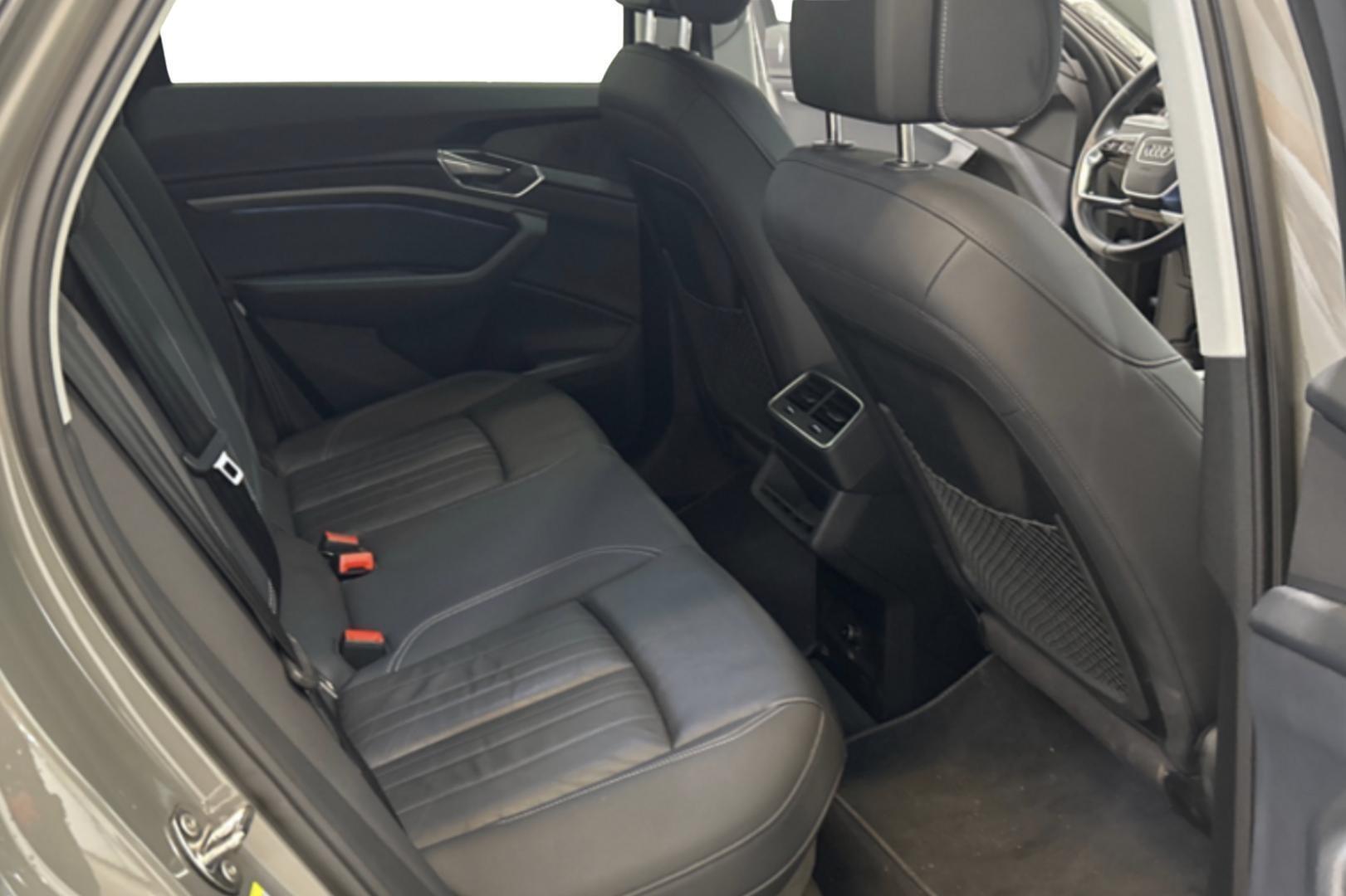 AUDI Q8 e-tron 2024