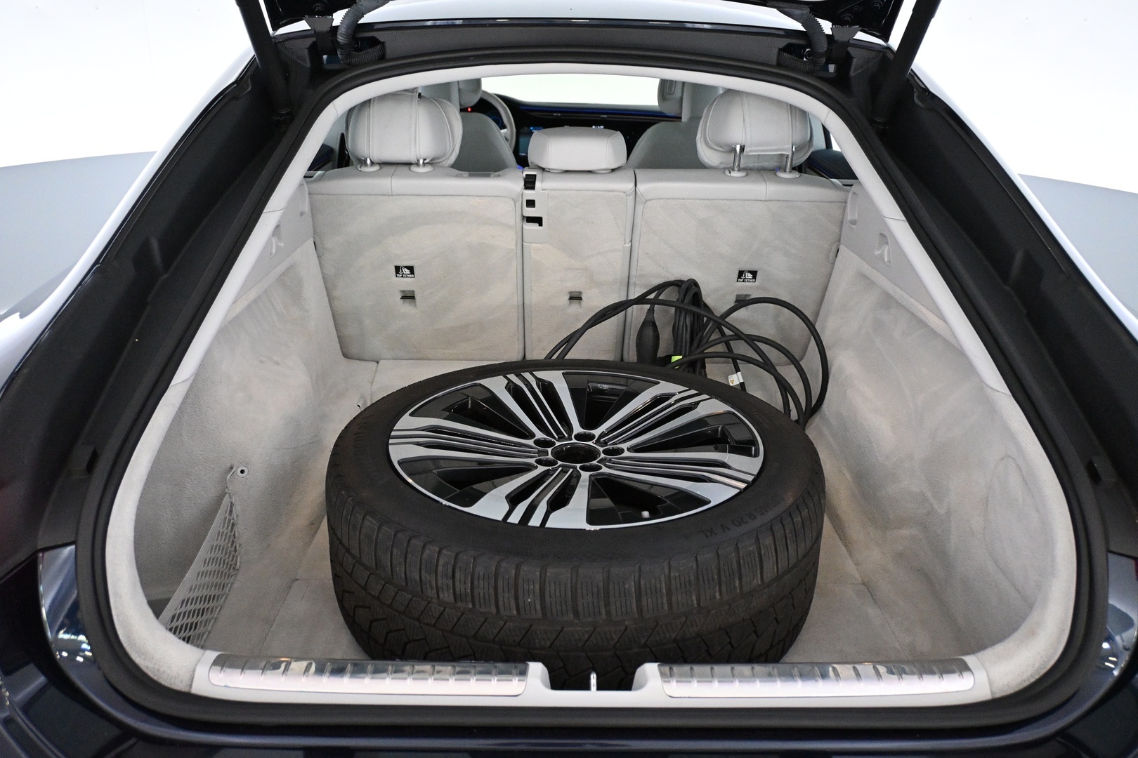 MERCEDES-BENZ EQS 2022