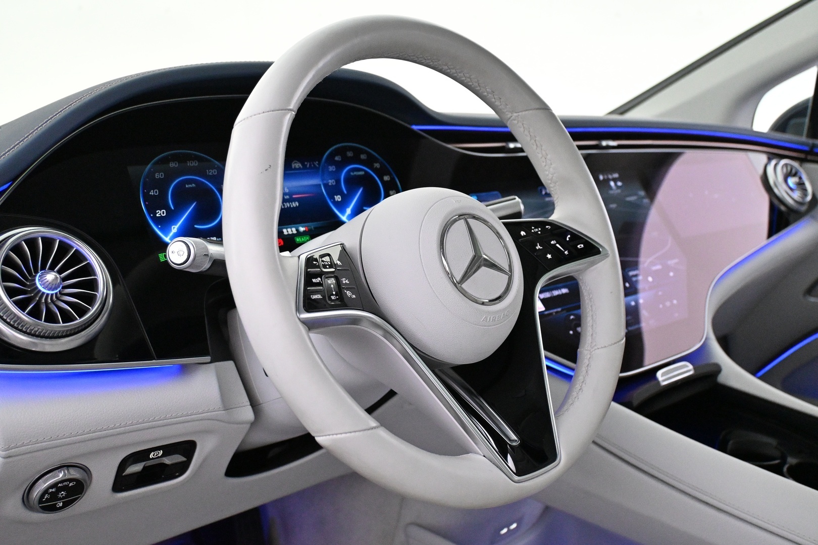 MERCEDES-BENZ EQS 2022