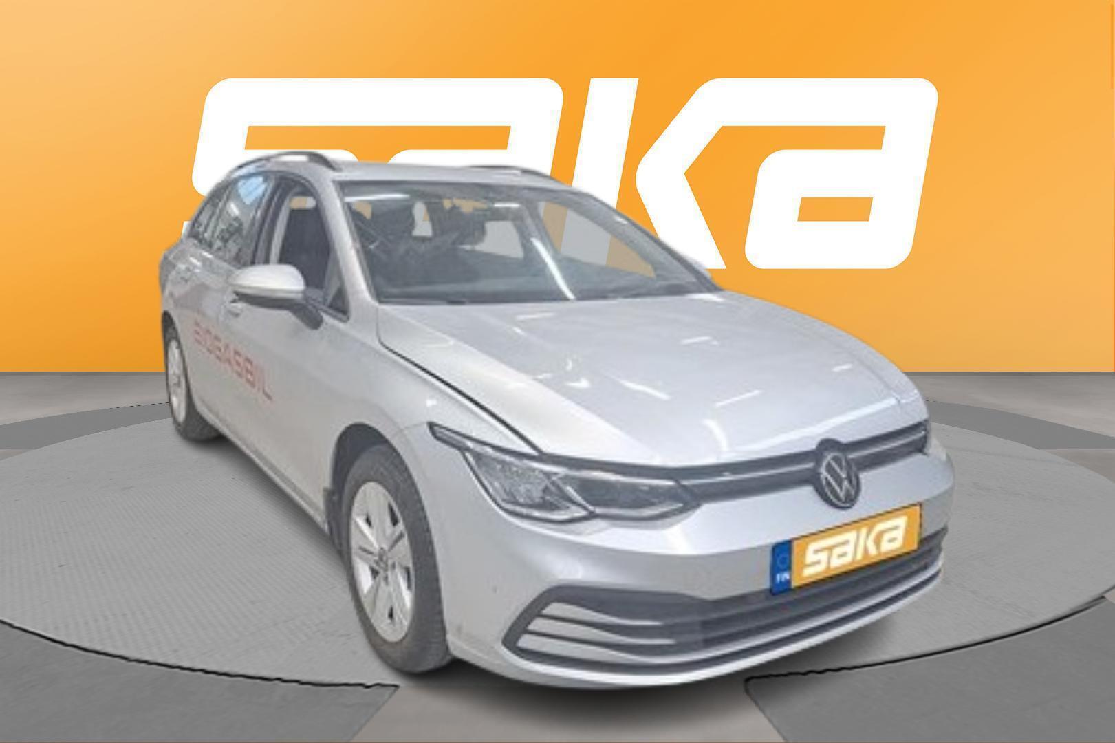 VOLKSWAGEN Golf 2023