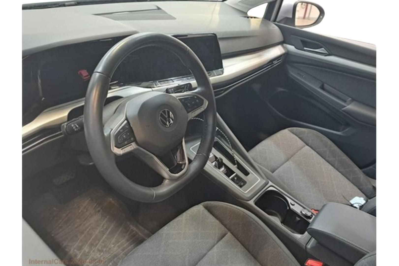 VOLKSWAGEN Golf 2023