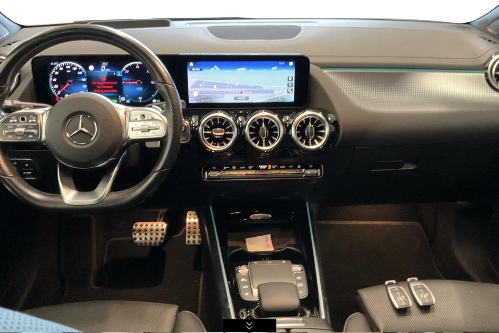 MERCEDES-BENZ EQA 2022