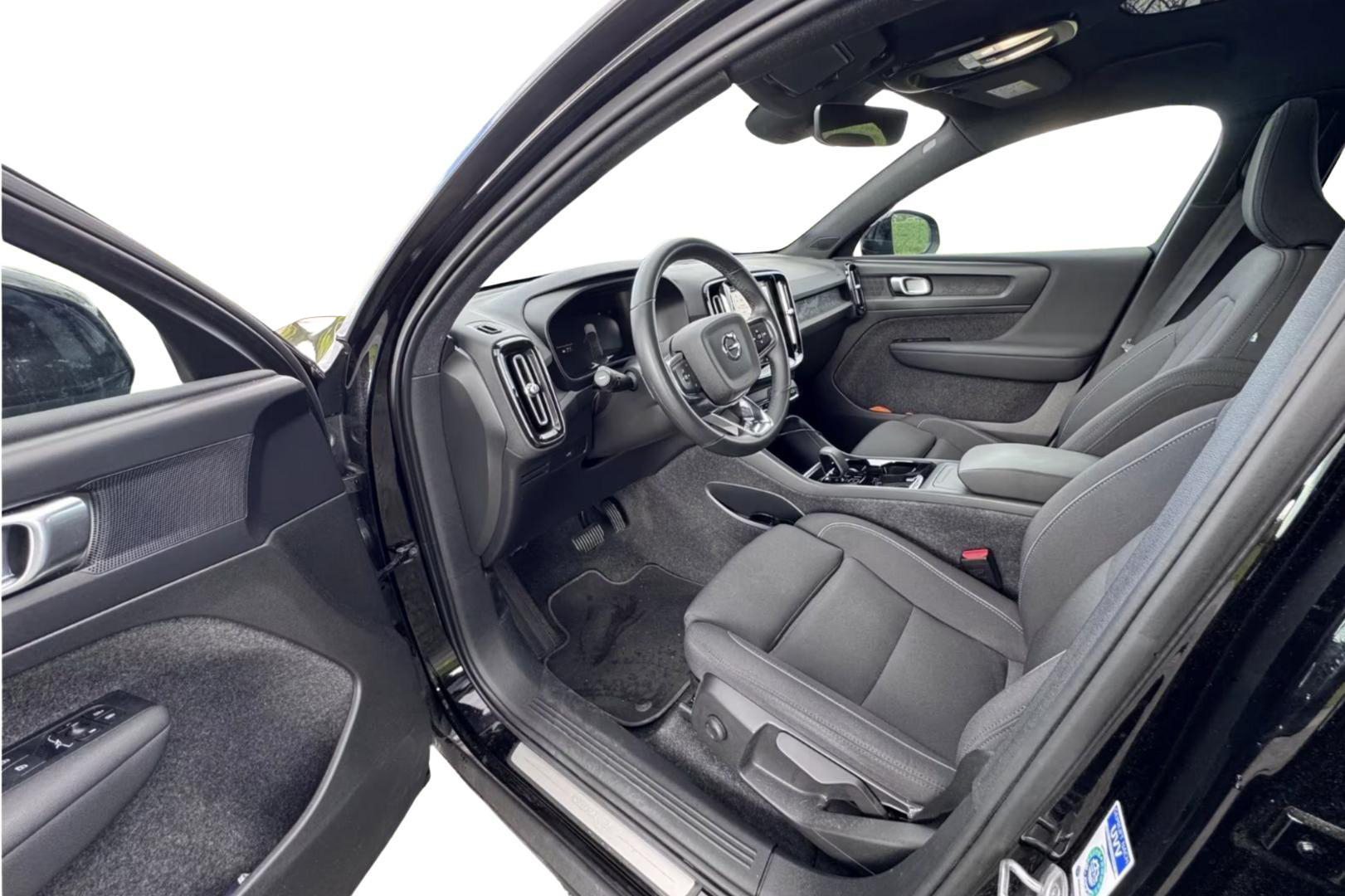 VOLVO C40 2023