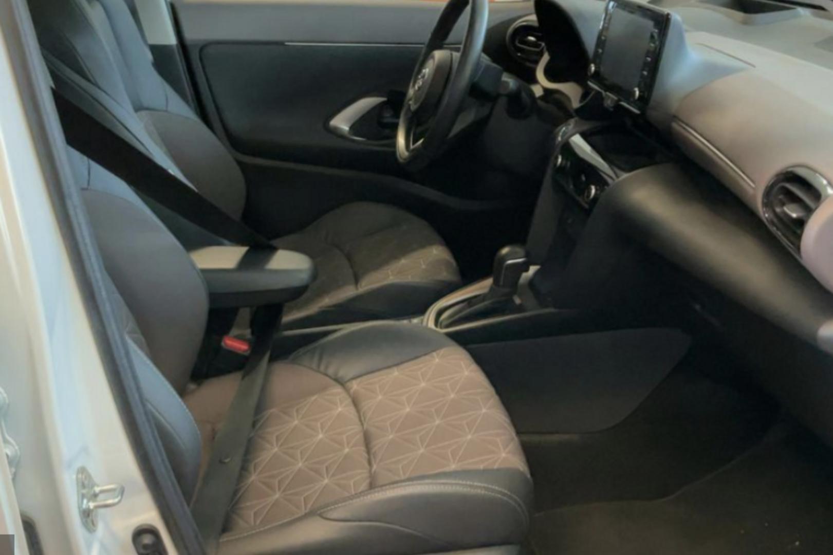 TOYOTA Yaris Cross 2023