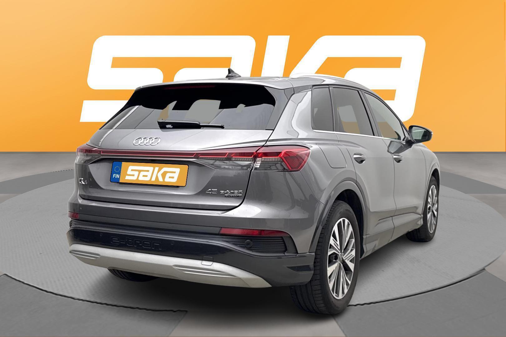 AUDI Q4 e-tron 2025