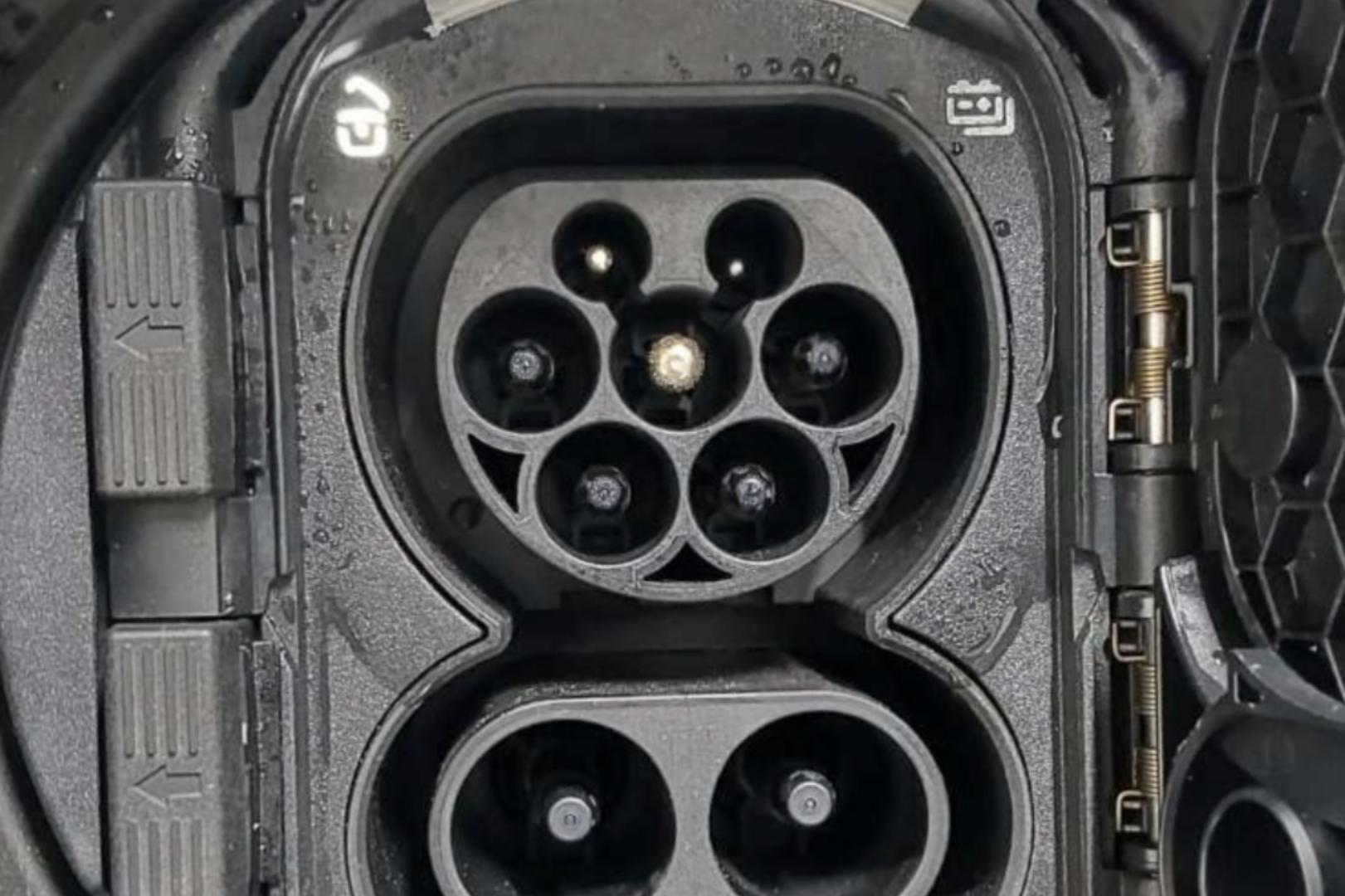 MERCEDES-BENZ EQA 2022