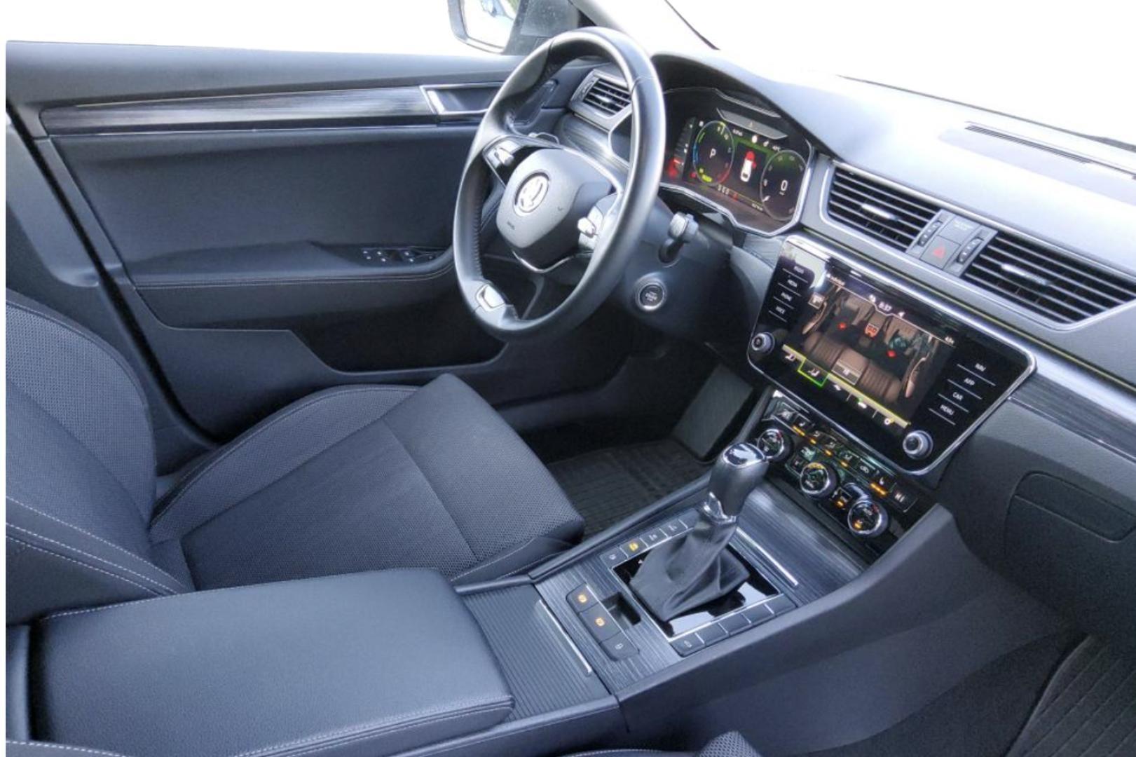 SKODA Superb 2023