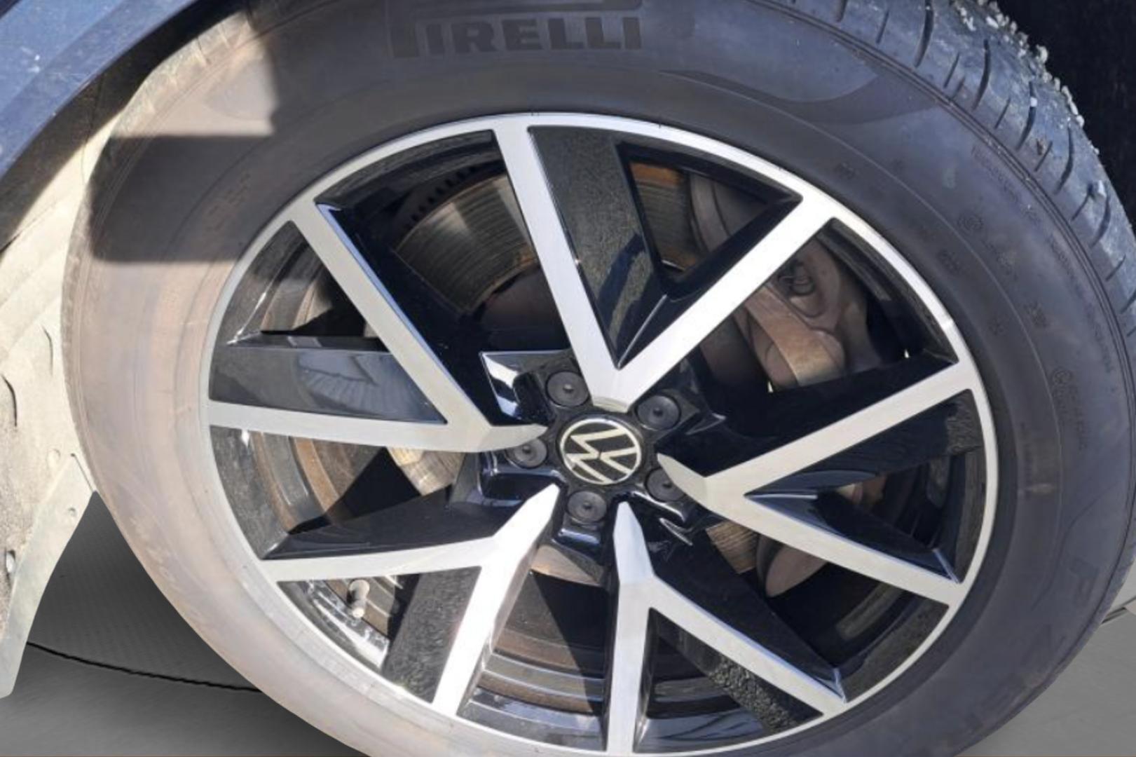 VOLKSWAGEN Touareg 2023
