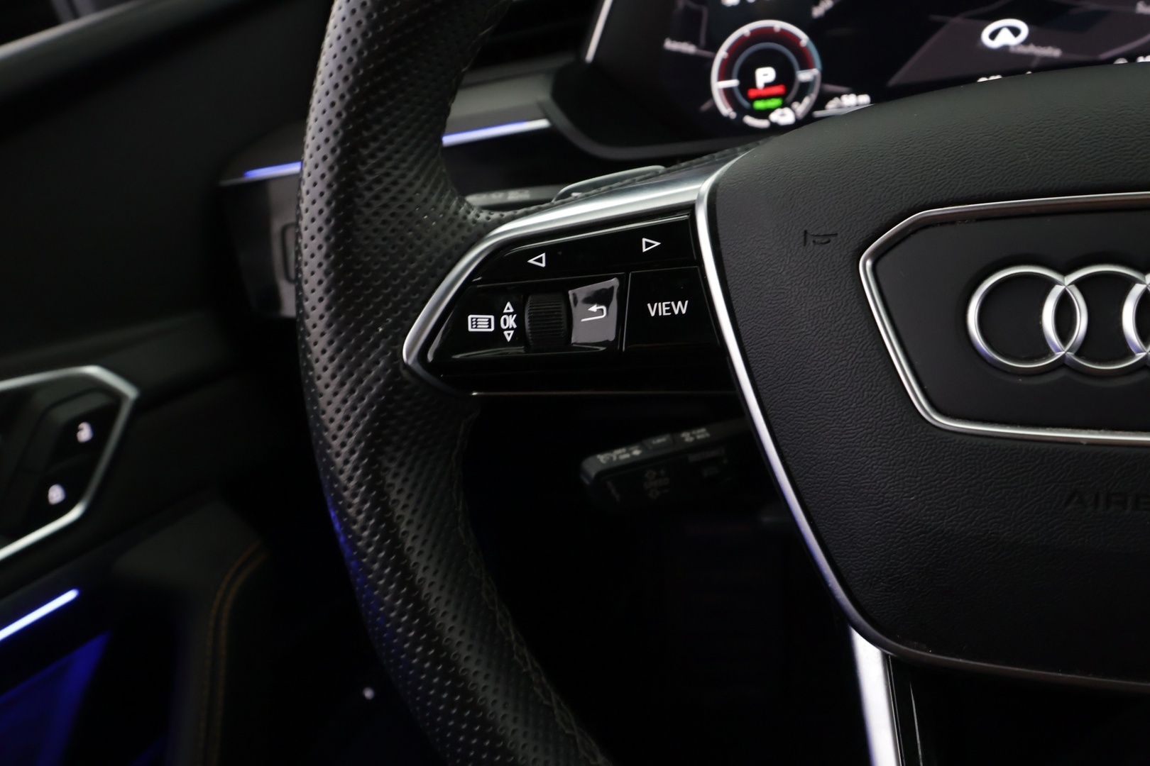 AUDI e-tron 2022