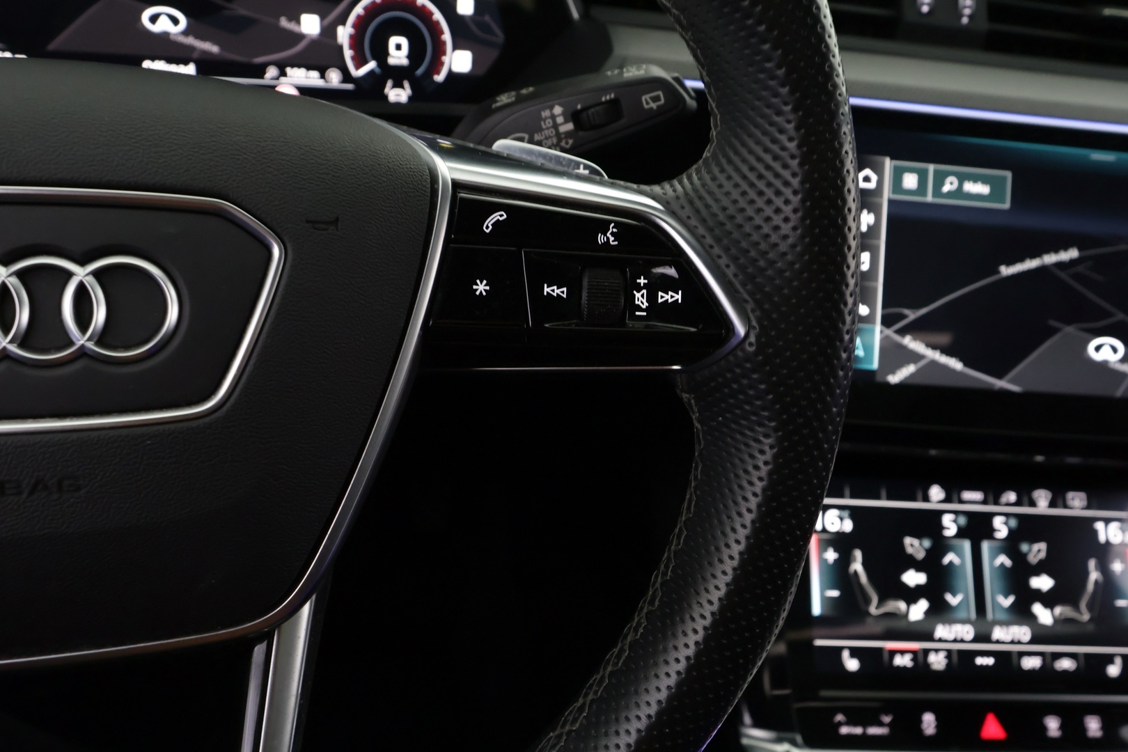 AUDI e-tron 2022