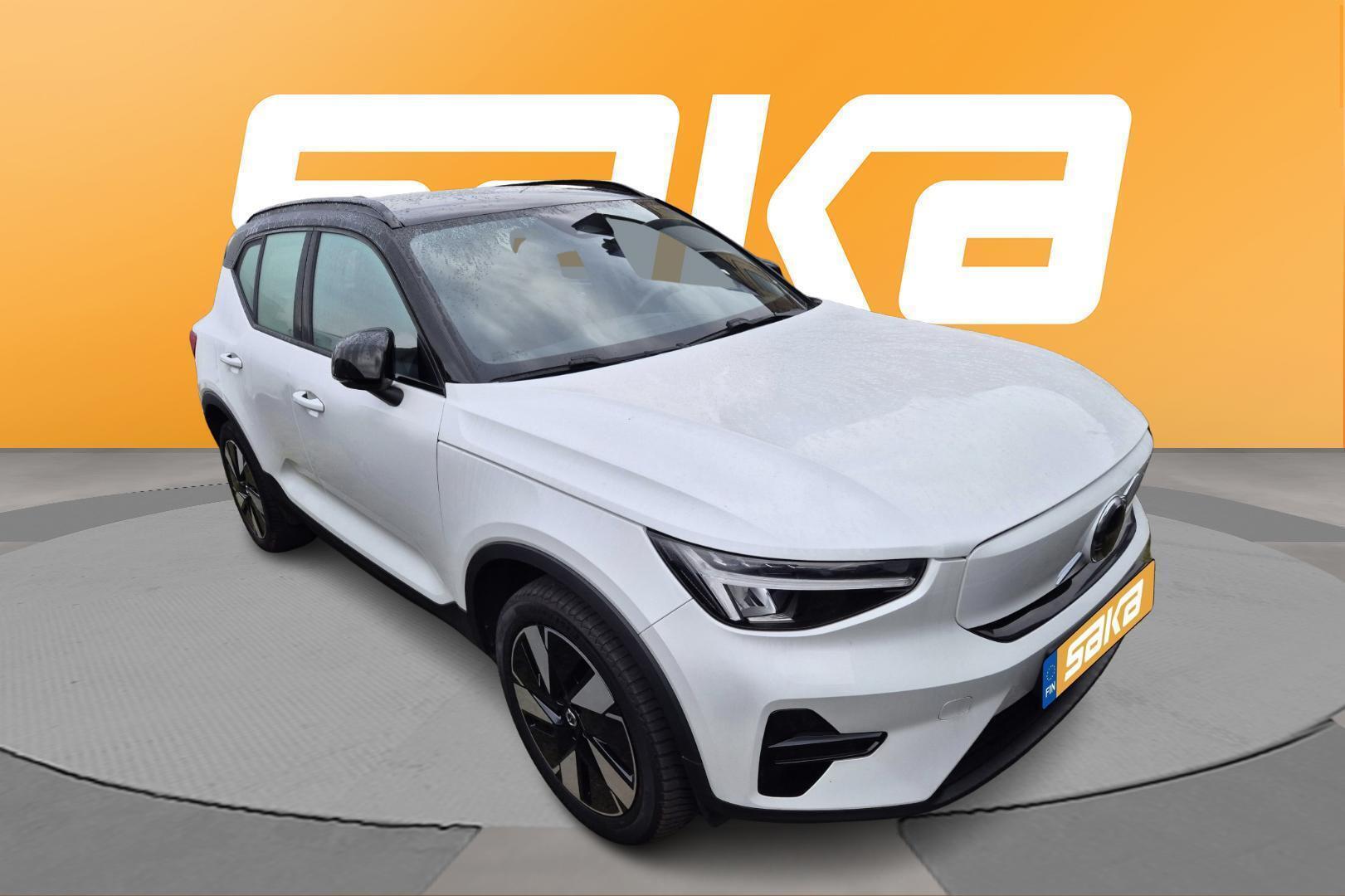 VOLVO XC40 2024