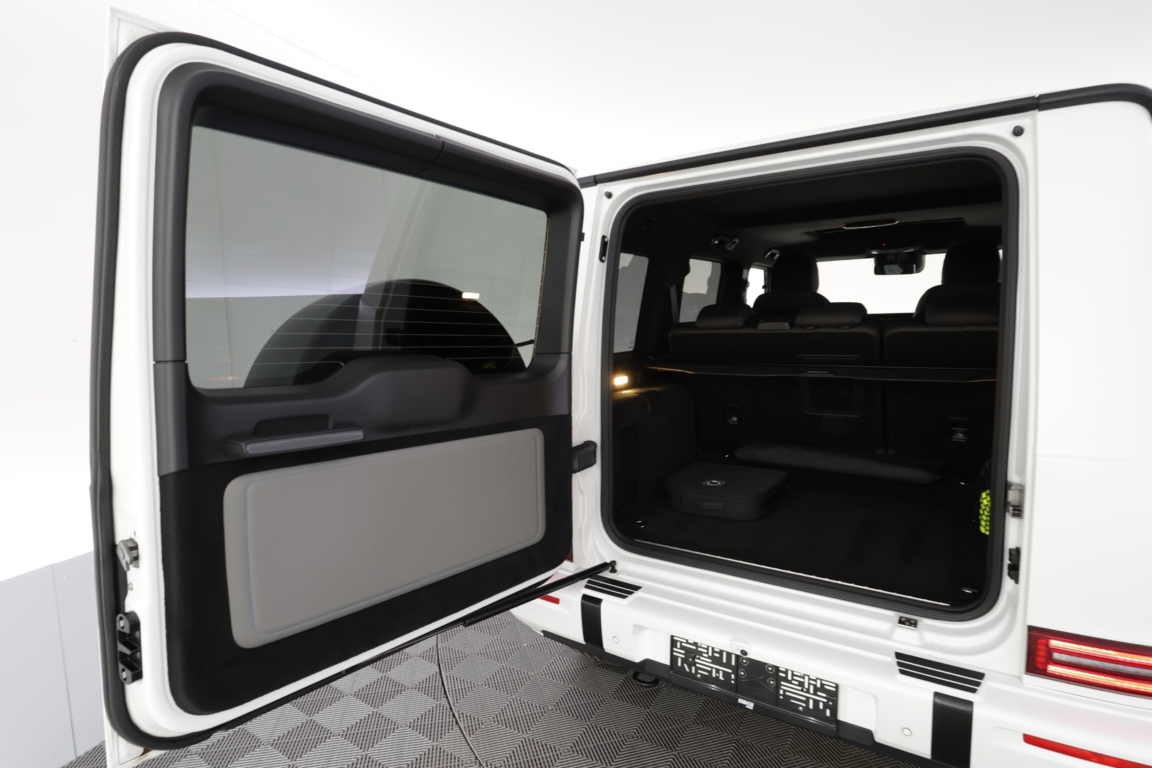 MERCEDES-BENZ G 2025