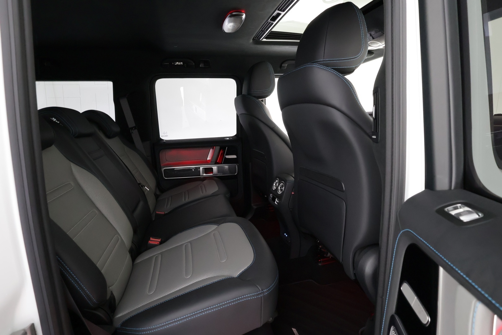 MERCEDES-BENZ G 2025