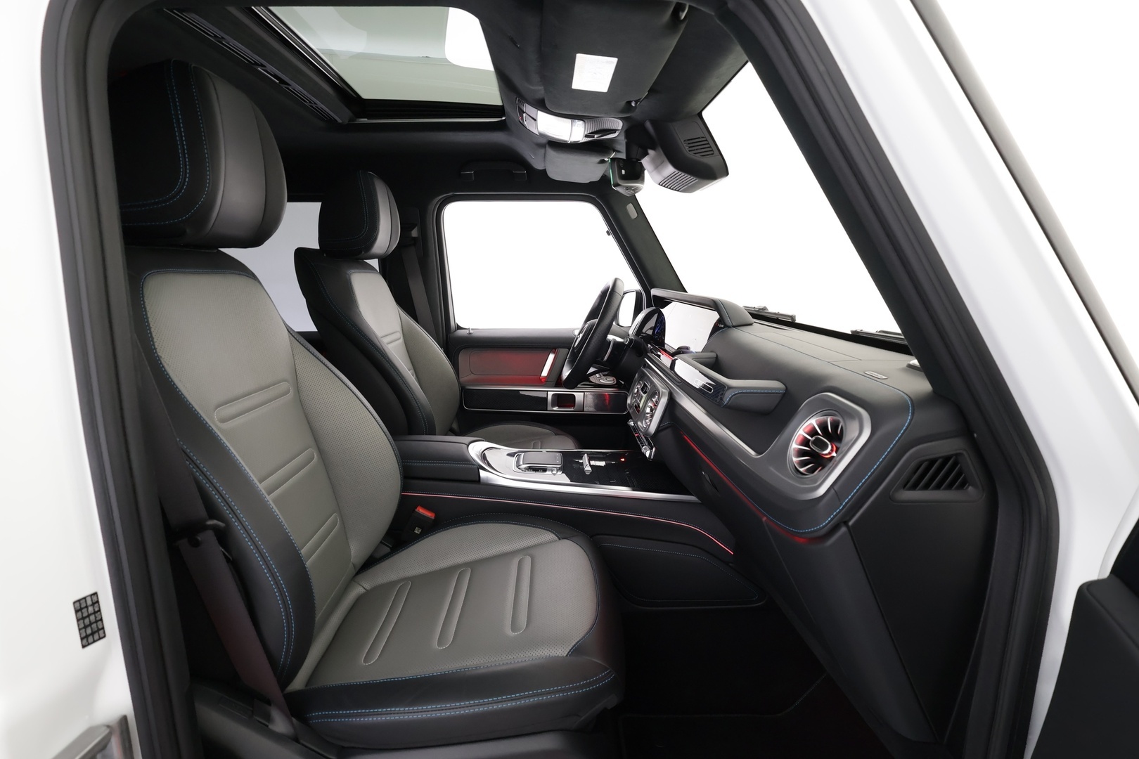 MERCEDES-BENZ G 2025