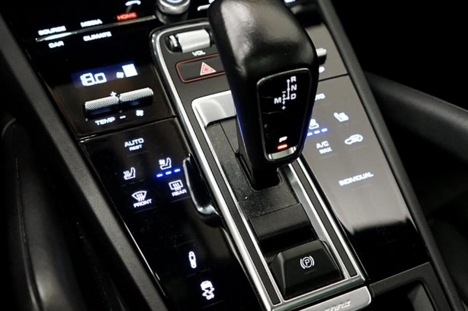 PORSCHE Cayenne 2023