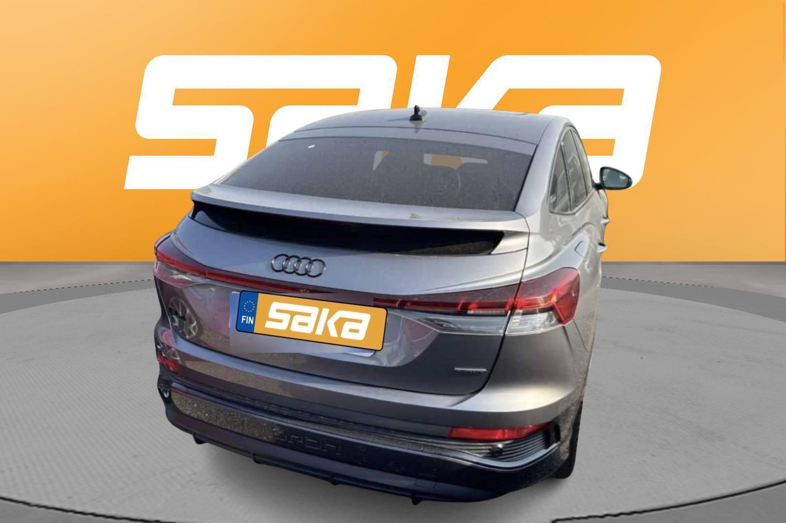 AUDI Q4 e-tron 2024