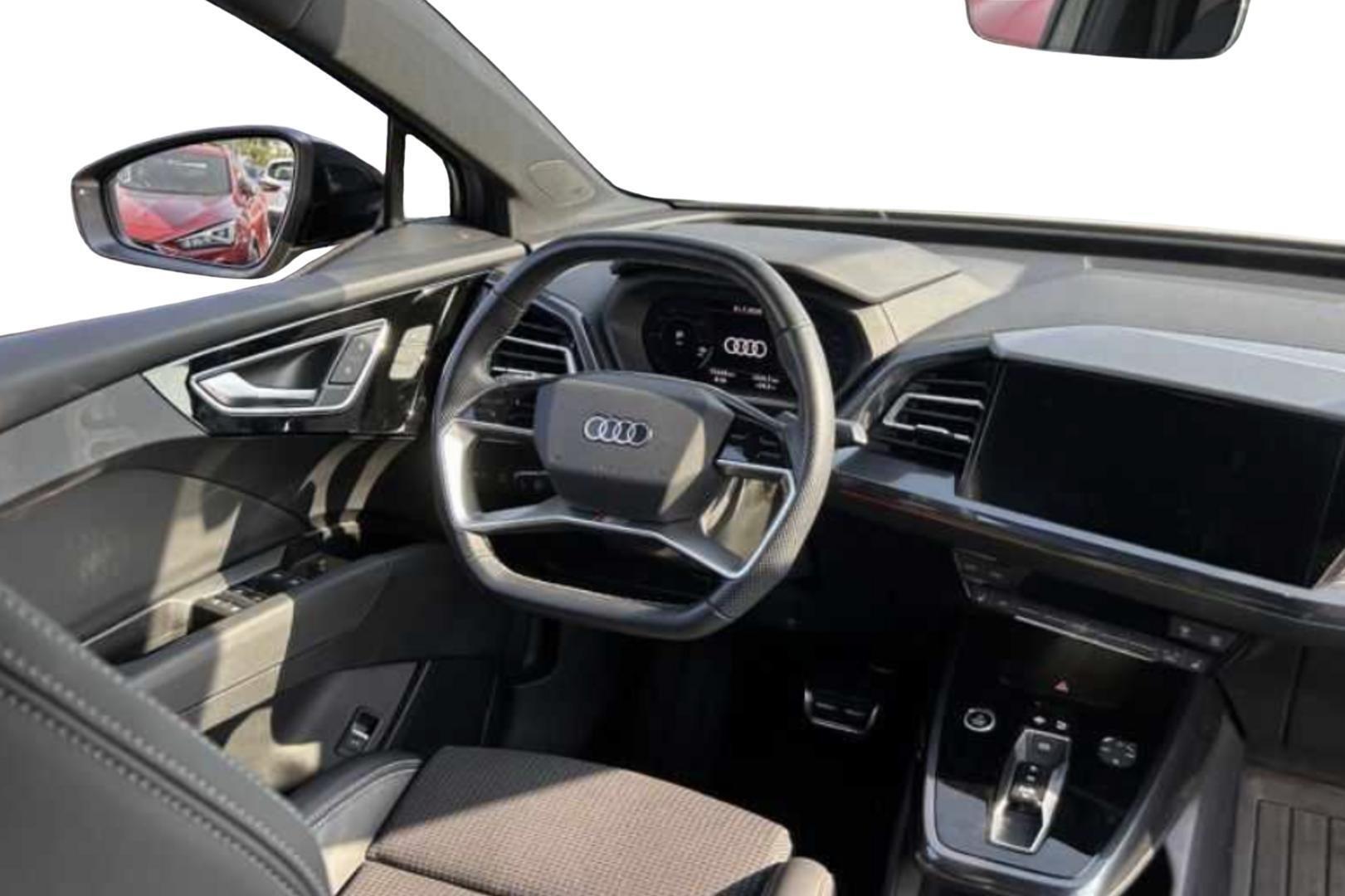 AUDI Q4 e-tron 2024