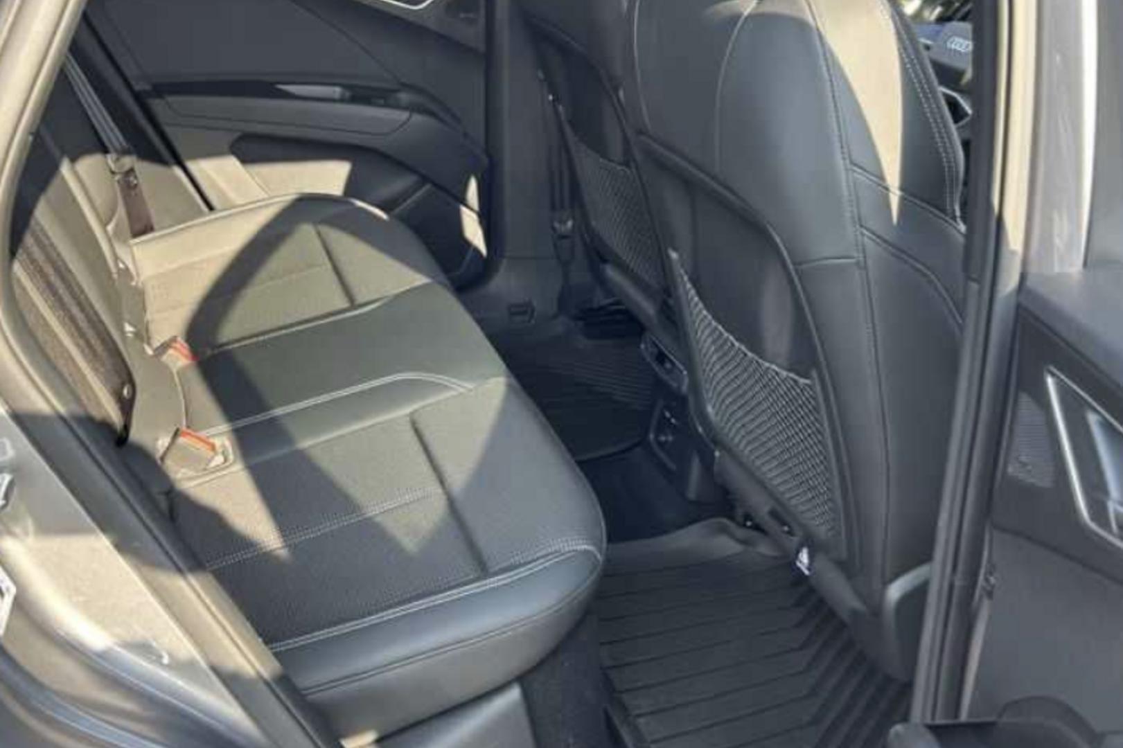 AUDI Q4 e-tron 2024