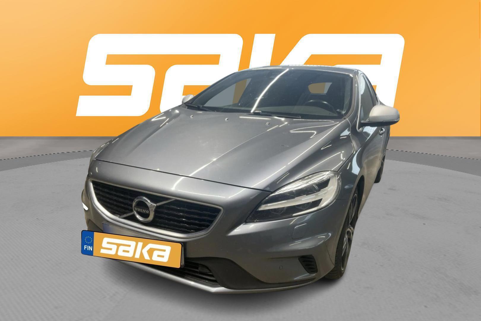 VOLVO V40 2017
