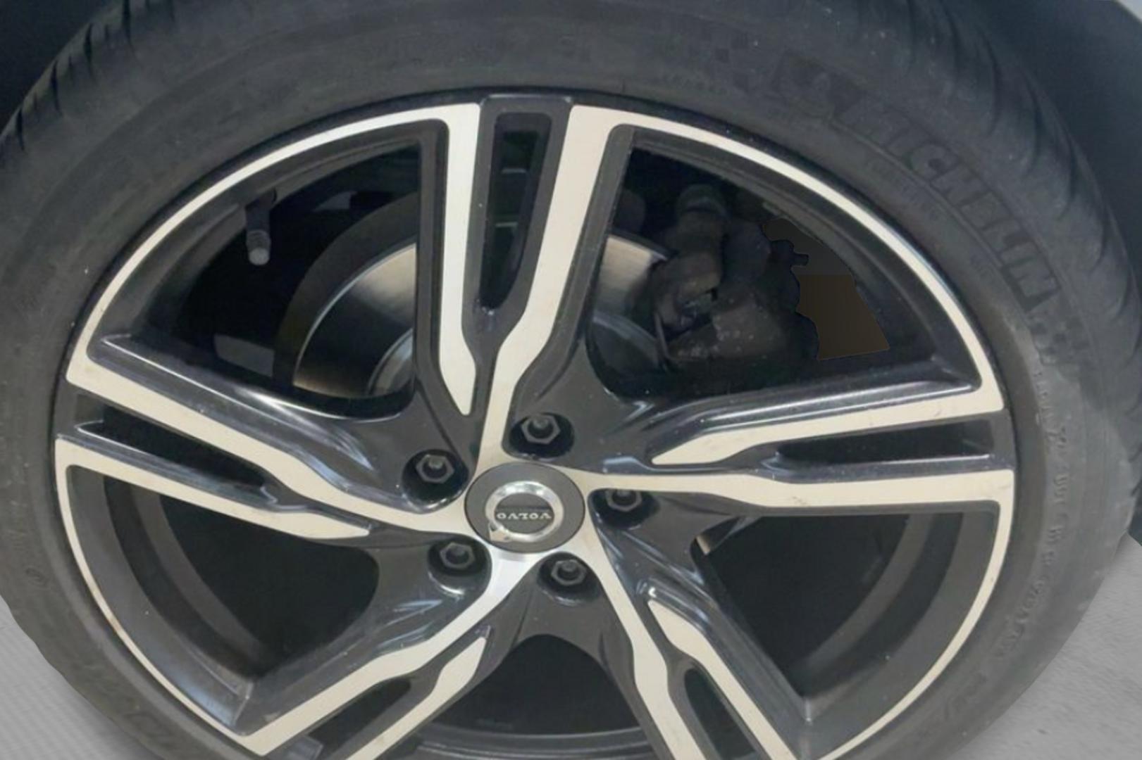 VOLVO V40 2017