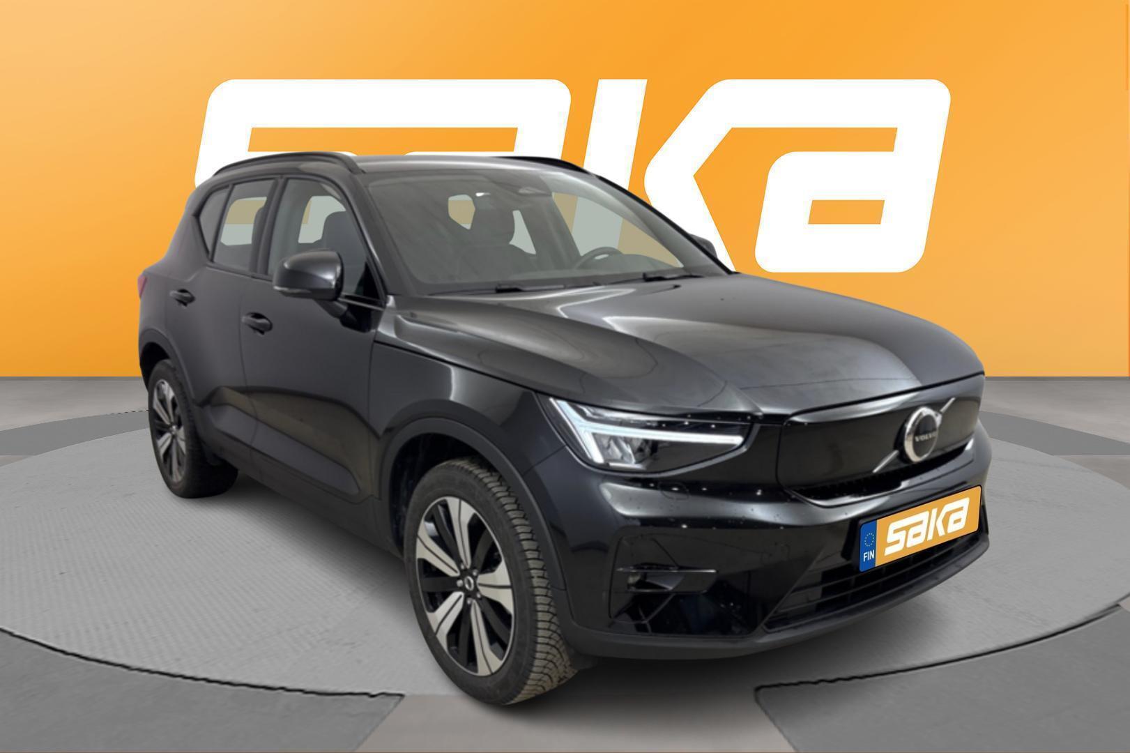 VOLVO EX40 2025