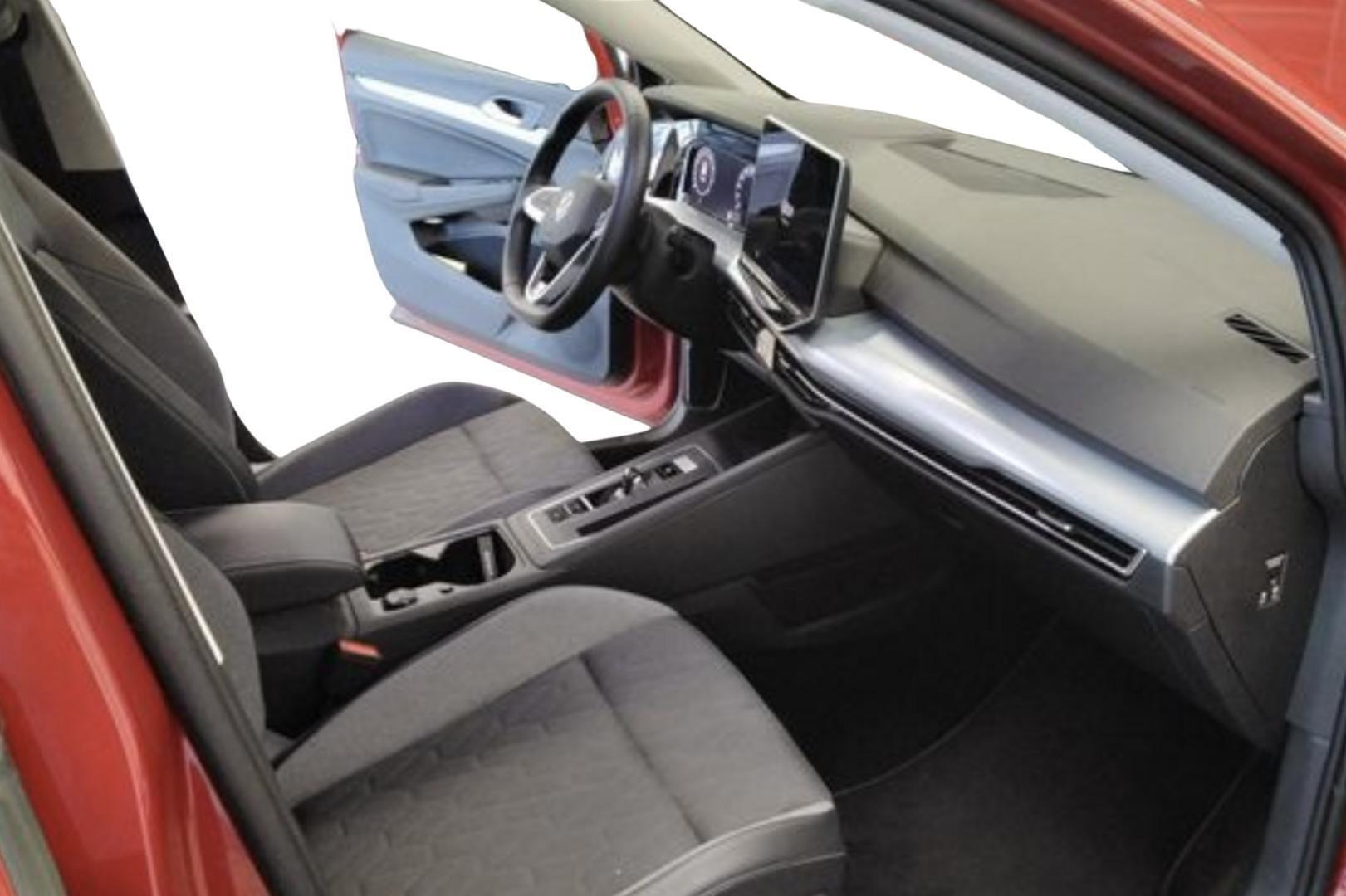 VOLKSWAGEN Golf 2025