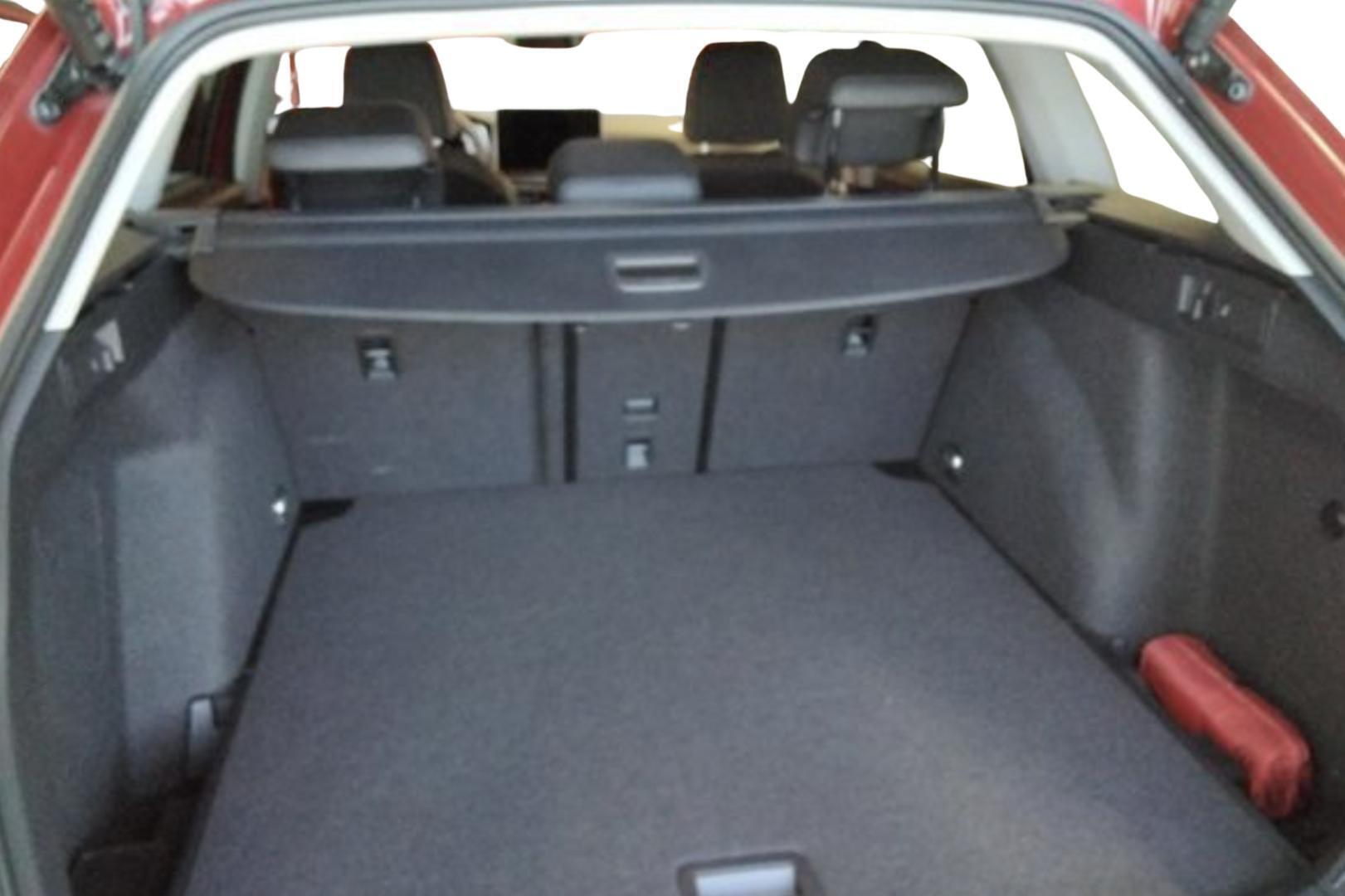 VOLKSWAGEN Golf 2025