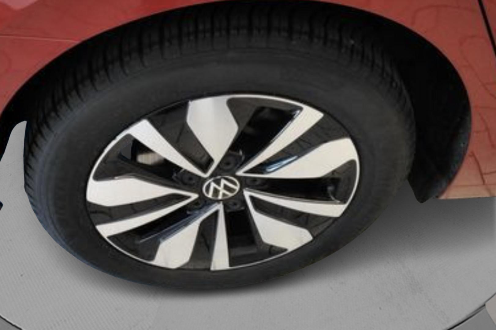 VOLKSWAGEN Golf 2025