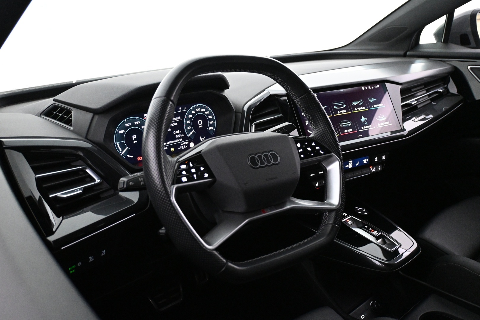 AUDI Q4 e-tron 2023