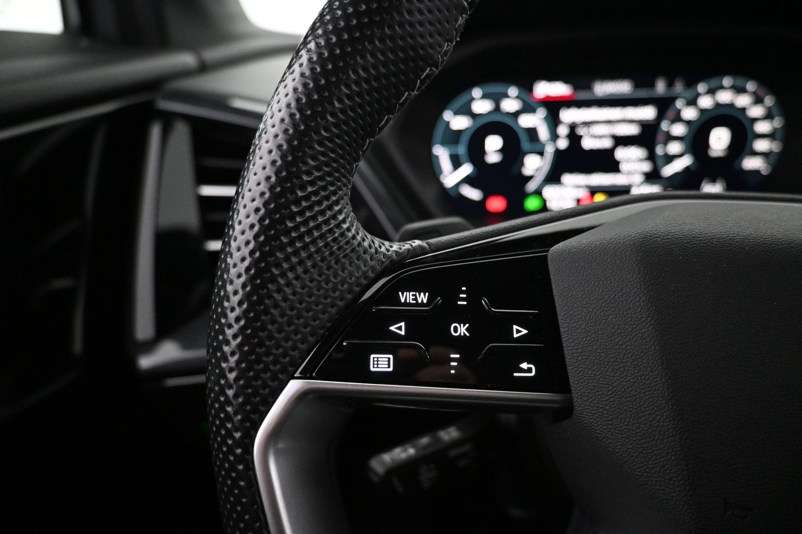AUDI Q4 e-tron 2023