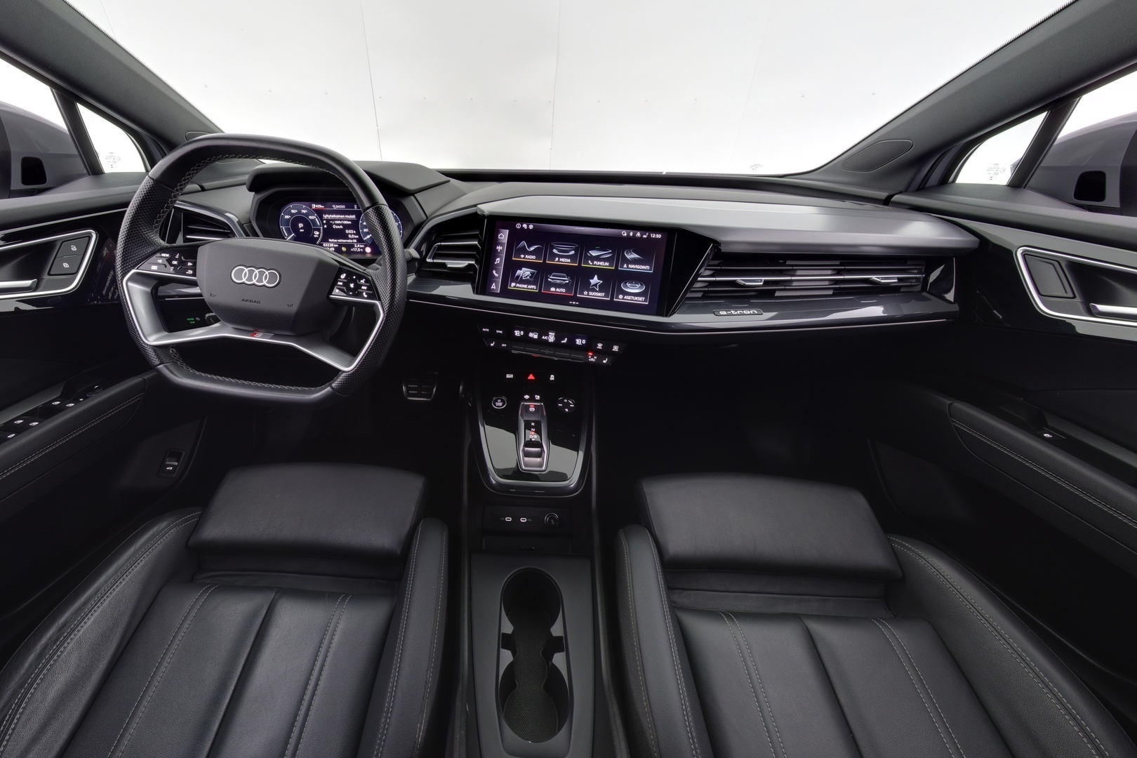 AUDI Q4 e-tron 2023