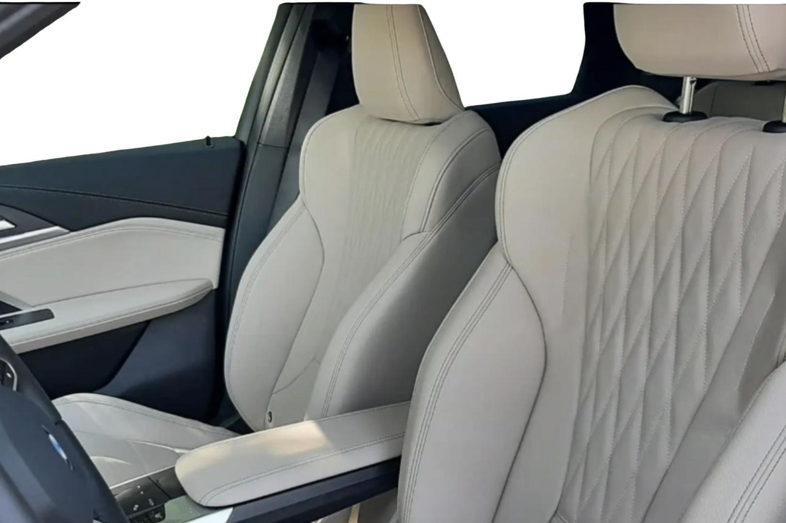 BMW iX1 2023