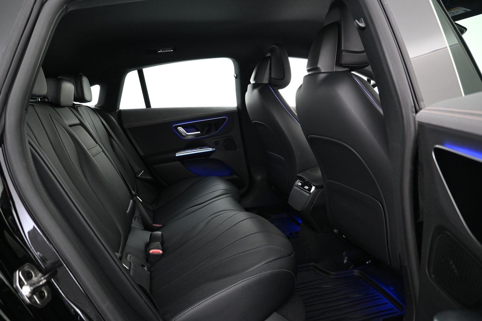 MERCEDES-BENZ EQE 2023