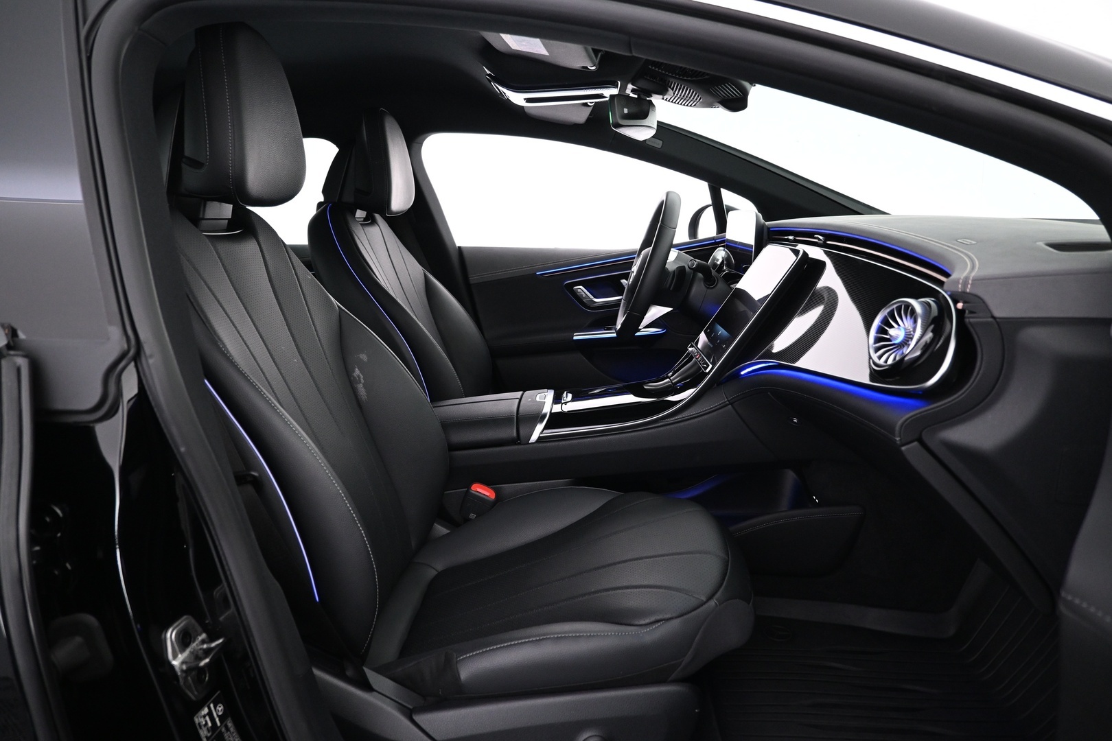 MERCEDES-BENZ EQE 2023