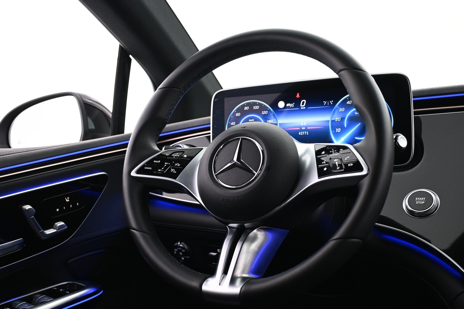 MERCEDES-BENZ EQE 2023