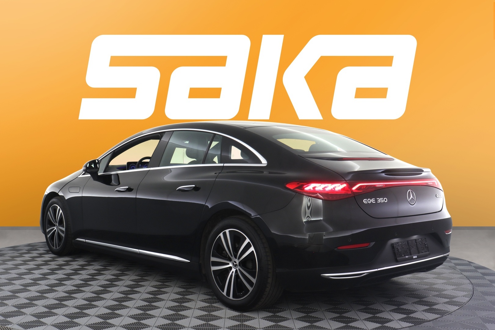 MERCEDES-BENZ EQE 2023