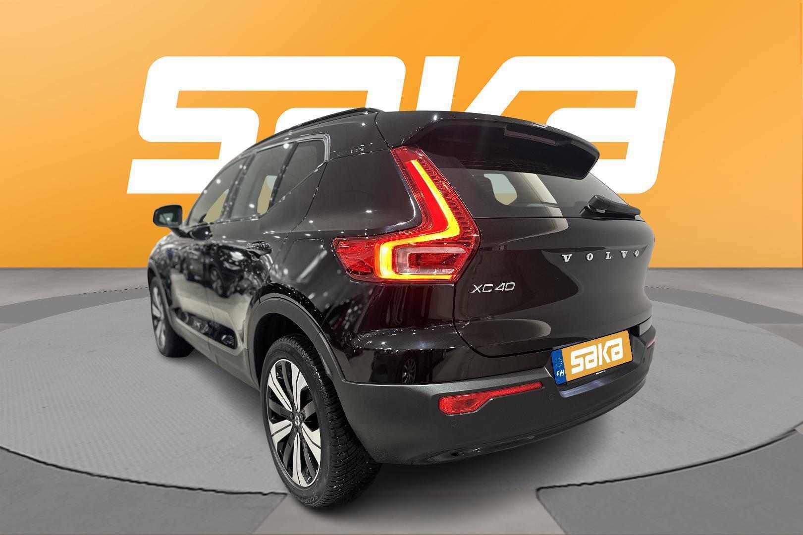 VOLVO XC40 2023