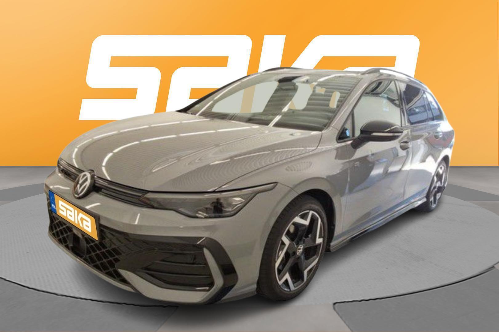 VOLKSWAGEN Golf 2025